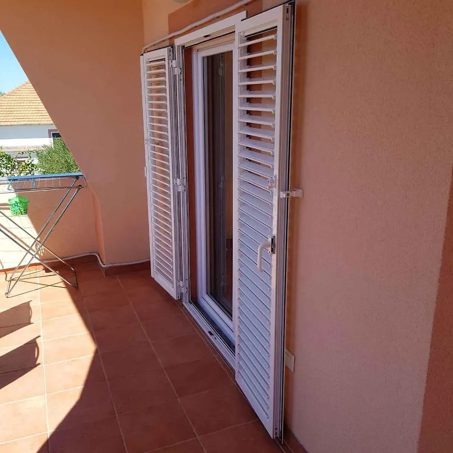 Apartments In Vrsi - Zadar Riviera 41399 Croatia