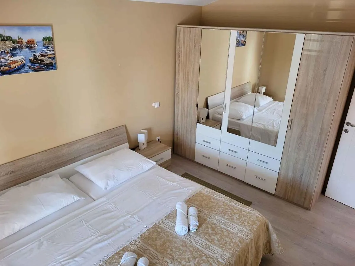 Apartments In Vrsi - Zadar Riviera 41399 Croatia